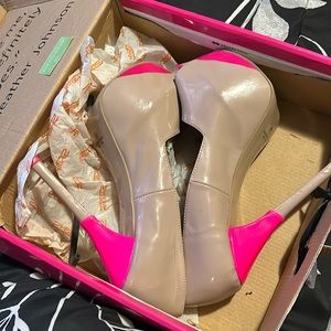 SHIEKH PINK AND TAN HEELS SIZE 10 NEVER WORN!!!!